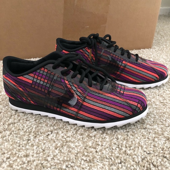 Nike - Picture 2 of 3